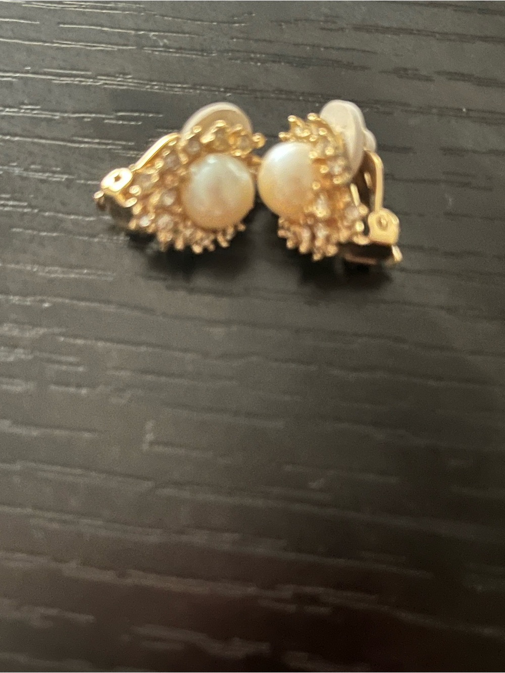 Nina Ricci Gold Pearl Clip on Earrings - Picture 4 of 5